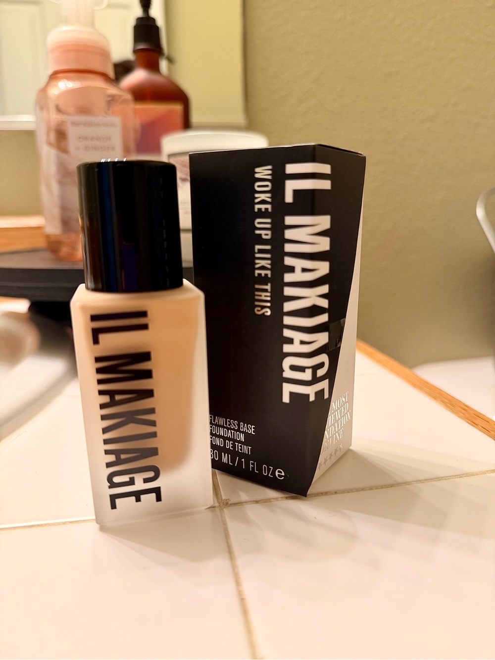IL Makiage Flawless Base Foundation